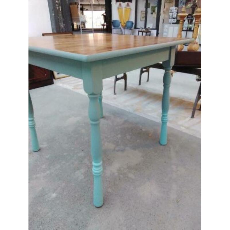 Vintage vierkante eiken tafel met turquoise onderstel