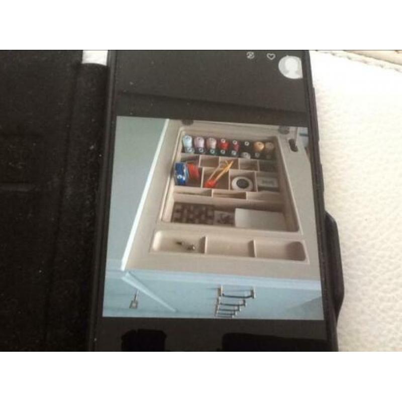 Naaimachine plus kast