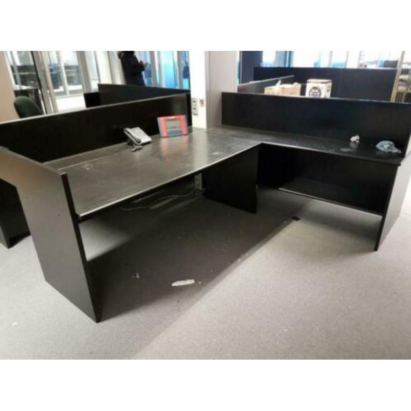 Bureautafels met losse ombouw