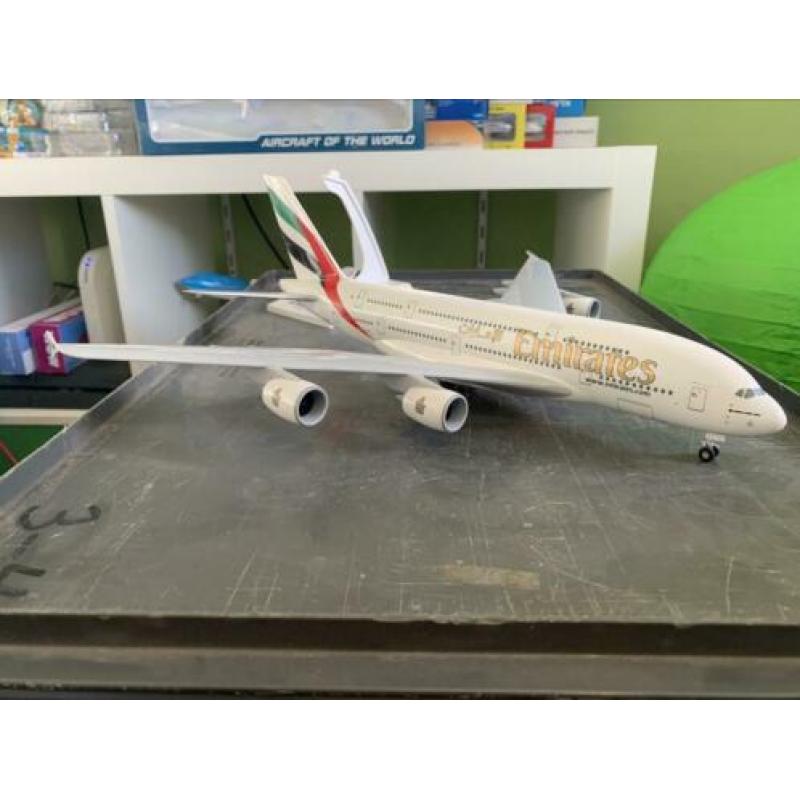 Skymarks A380 1:200 Emirates