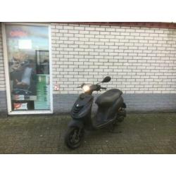 Gave piaggio zip sp 4t 45km brom mat zwart bj2013 5000km