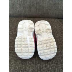 Leuke roze Nikes maat 21