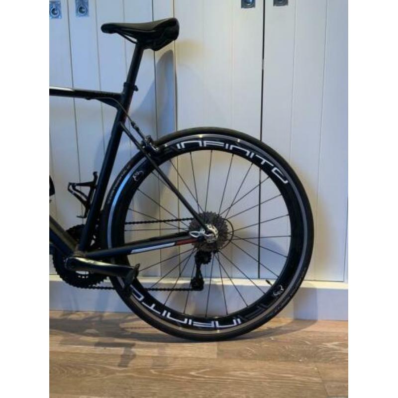 BMC Teammachine ALR01 + infinito carbon wielen