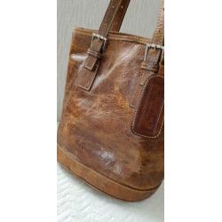 Joan Mc Cathy bruin leer schoudertas bucket style