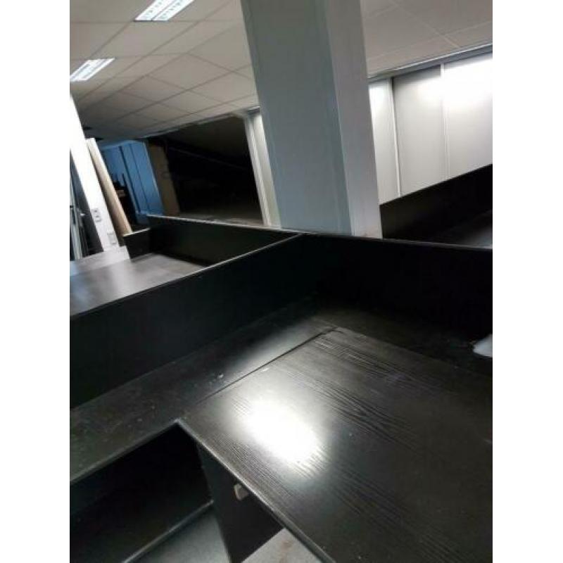 Bureautafels met losse ombouw
