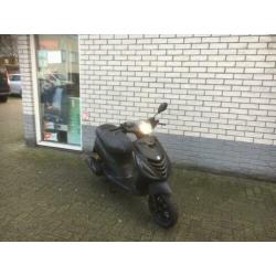 Gave piaggio zip sp 4t 45km brom mat zwart bj2013 5000km