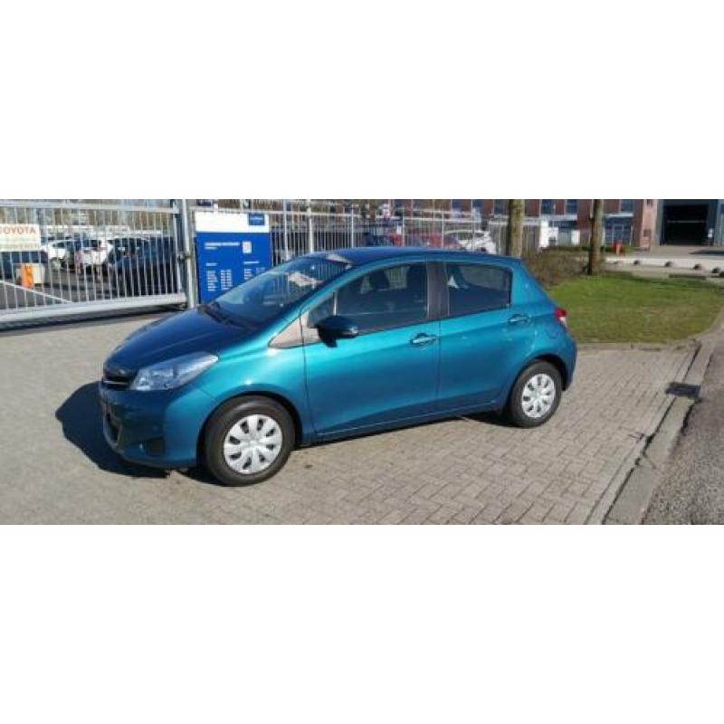 Toyota Yaris 1.0 Vvt-i 5-DRS 2013 Groen