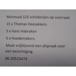 Bronzen jagende beer op marmeren voet.