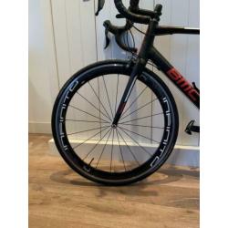 BMC Teammachine ALR01 + infinito carbon wielen