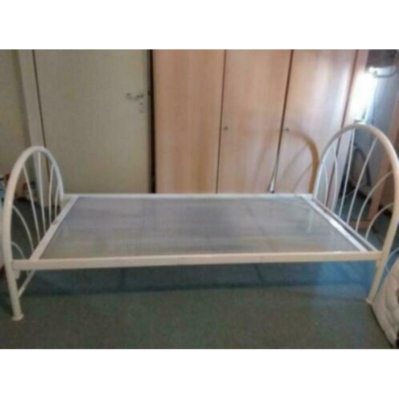 Metalen bedframe