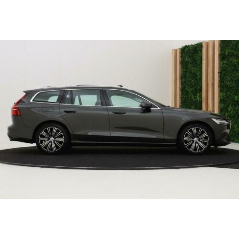 Volvo V60 2.0 D3 Momentum Leder | Panoramadak | Head-Up | St