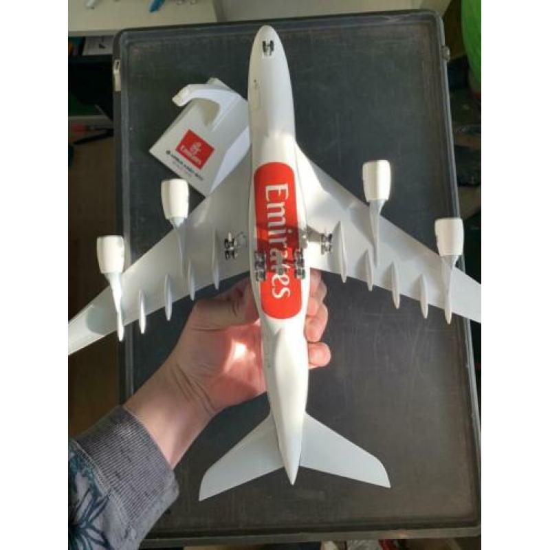 Skymarks A380 1:200 Emirates
