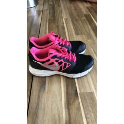 Nike sportschoenen maat 36