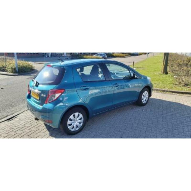 Toyota Yaris 1.0 Vvt-i 5-DRS 2013 Groen