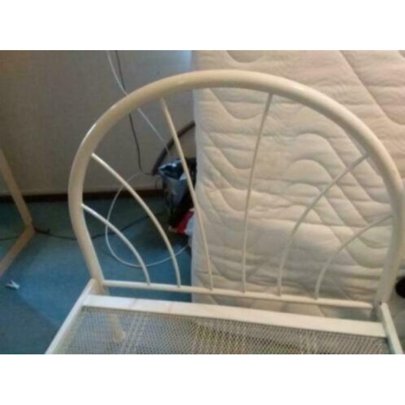 Metalen bedframe