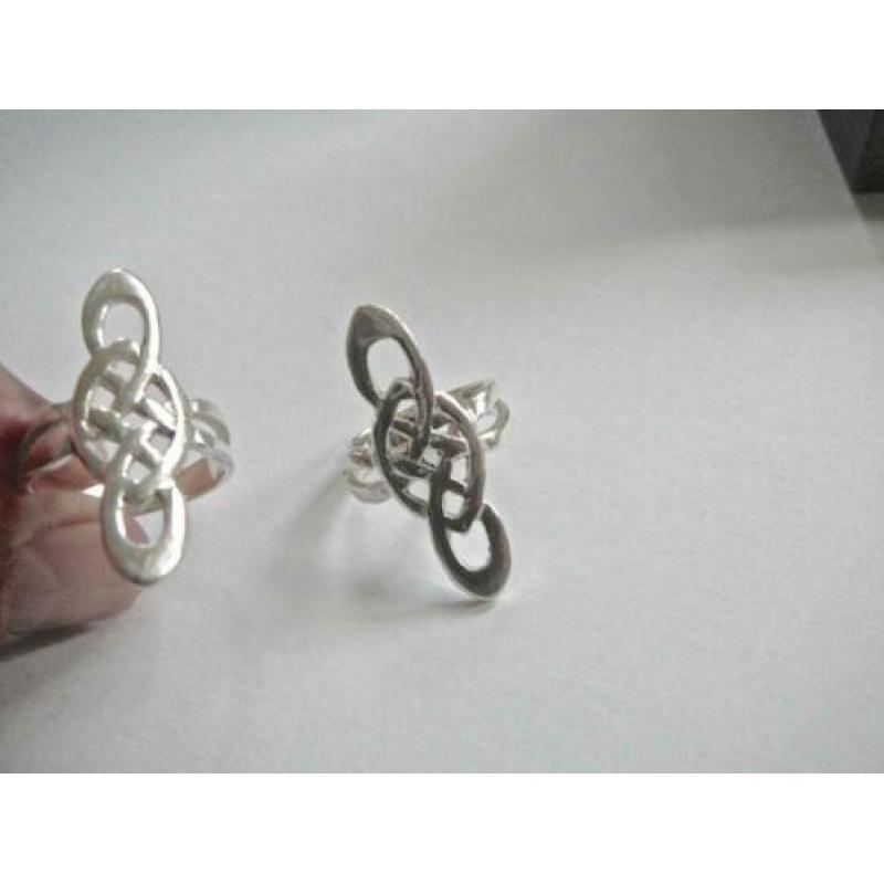 Brede zilveren ring 17.7 mm. Keltisch jaren '70 925 zilver
