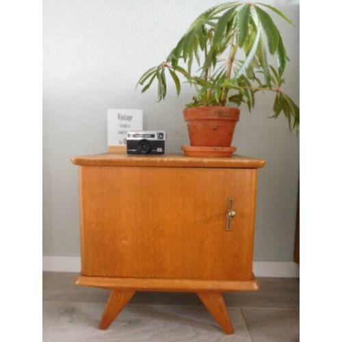Jrn 60 bijzet kastje, nachtkastje. Mid-century/retro/vintage