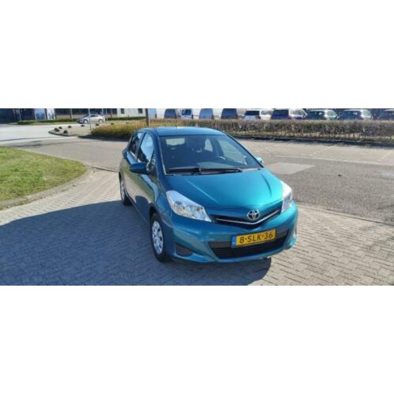 Toyota Yaris 1.0 Vvt-i 5-DRS 2013 Groen
