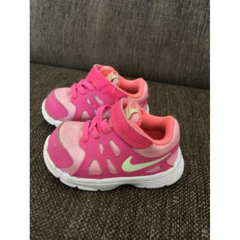 Leuke roze Nikes maat 21