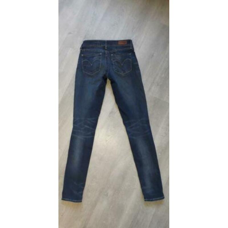 Levi's demi curve w23 skinny jeans
