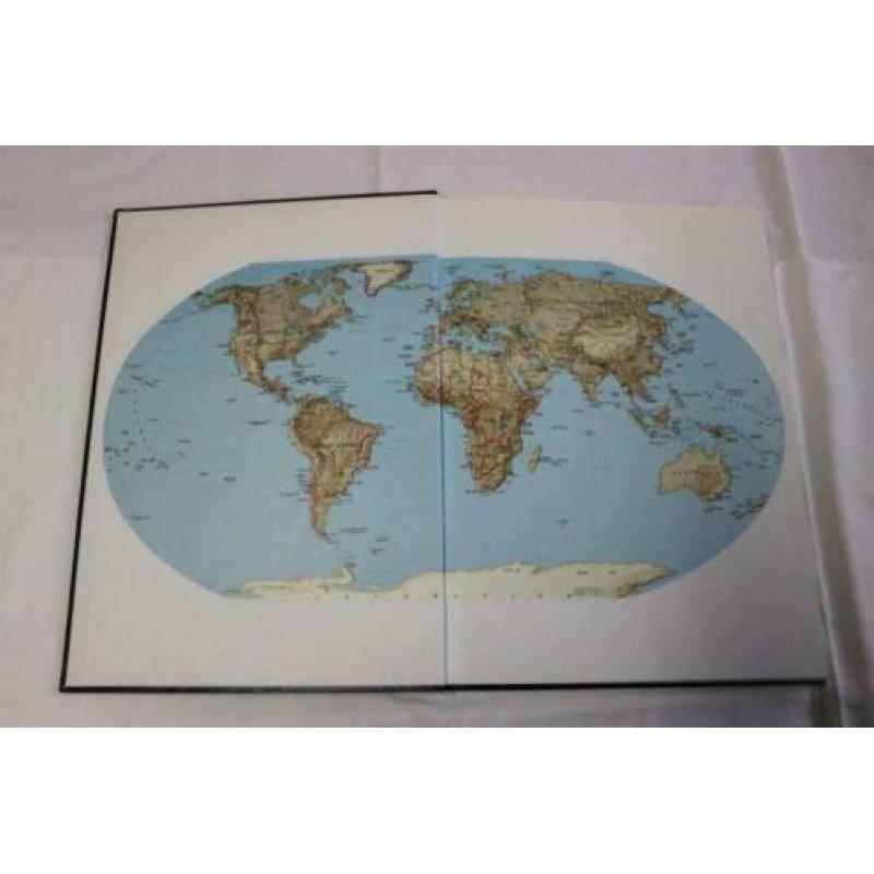 Grote Lekturama Wereldatlas Azië Het Spectrum BV Inhoud: