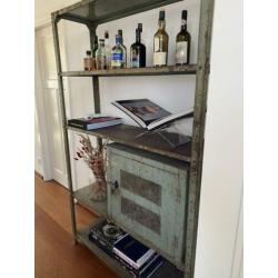 Industriële vintage metalen kast