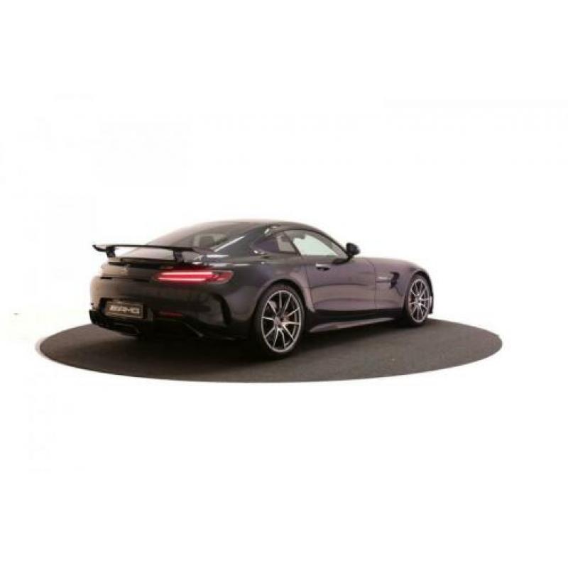 Mercedes-Benz AMG GTR Coupe 4.0 V8 Bi-Turbo 585pk | Carbon d