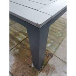 Grote tuintafel 160x160
