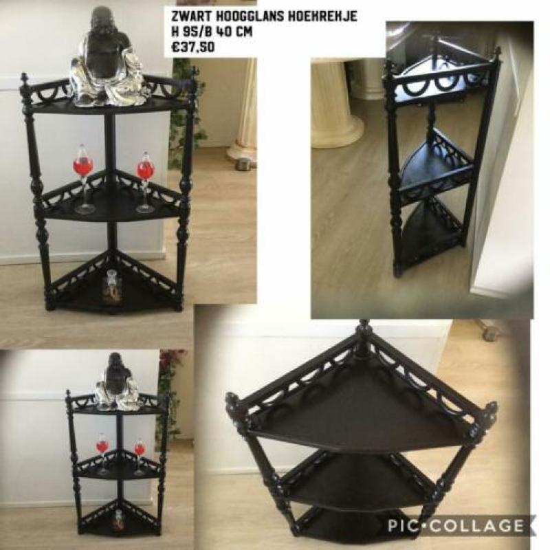 Zwart hoogglans hoekkastje