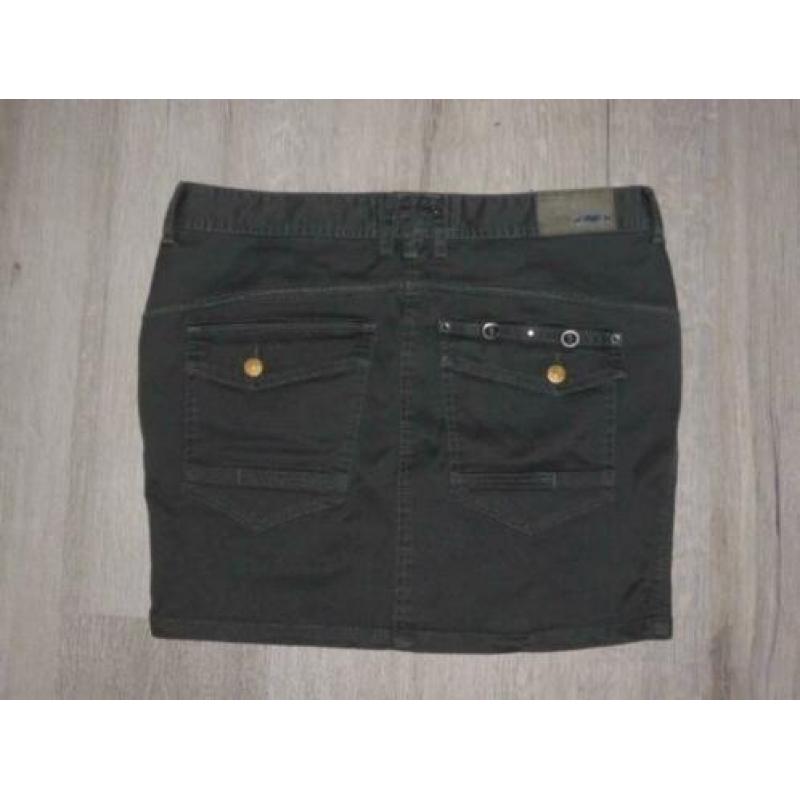 Dept nieuw groen rokje mt. S
