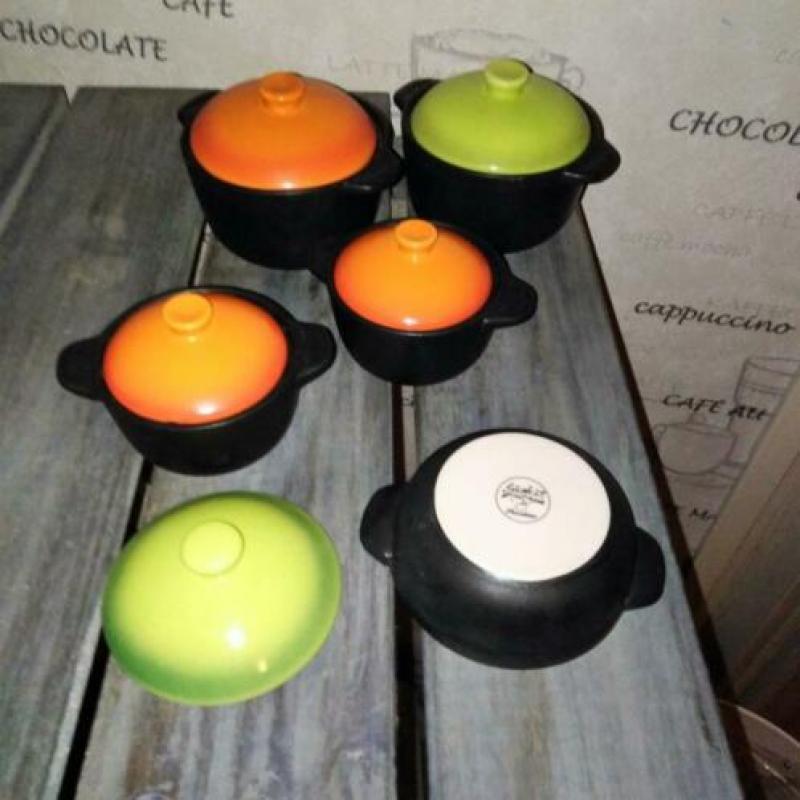 5 mini pannetjes: 3x zwart/oranje, 2x zwart/groen - Siaki