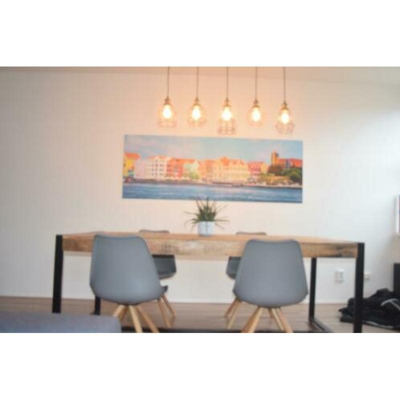 Massief Industriele Tafel 200 cm bij 100 cm.