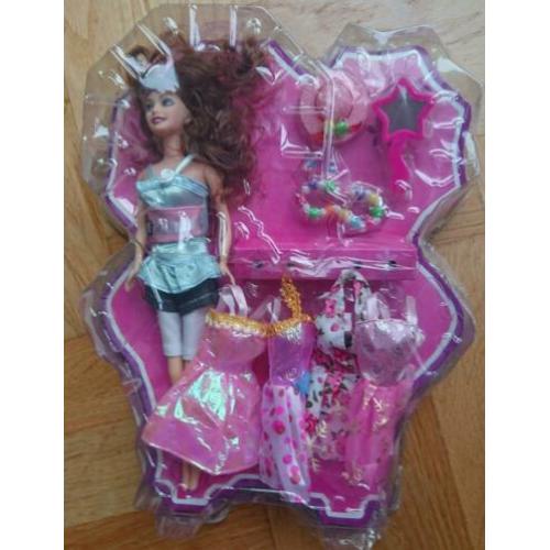 pop Sheila (leuke pop van Barbieformaat)