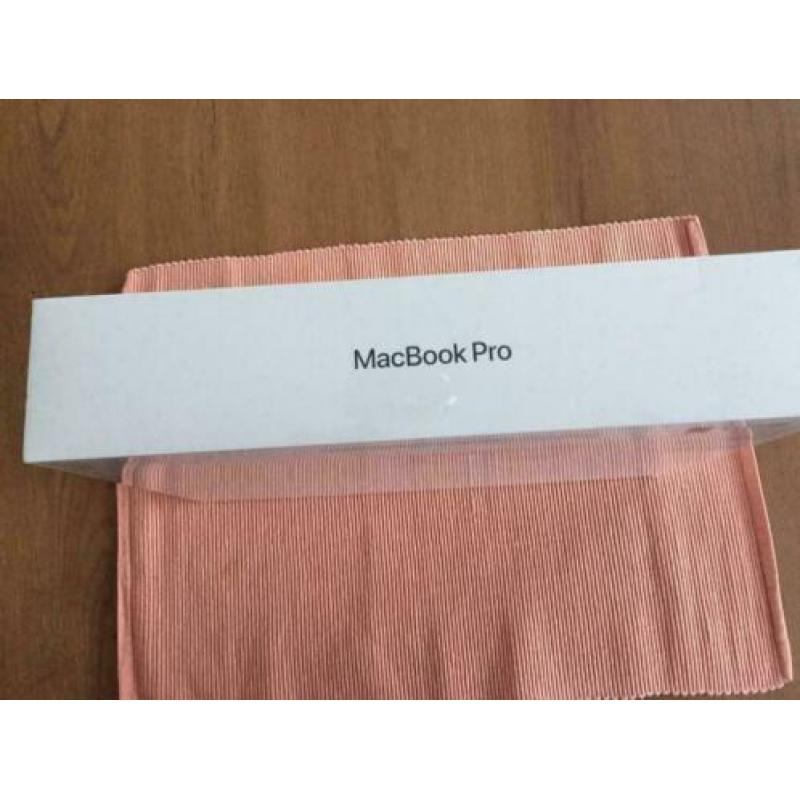 MacBook Pro 13 inch 2019 Space Gray (Nieuw en geseald)