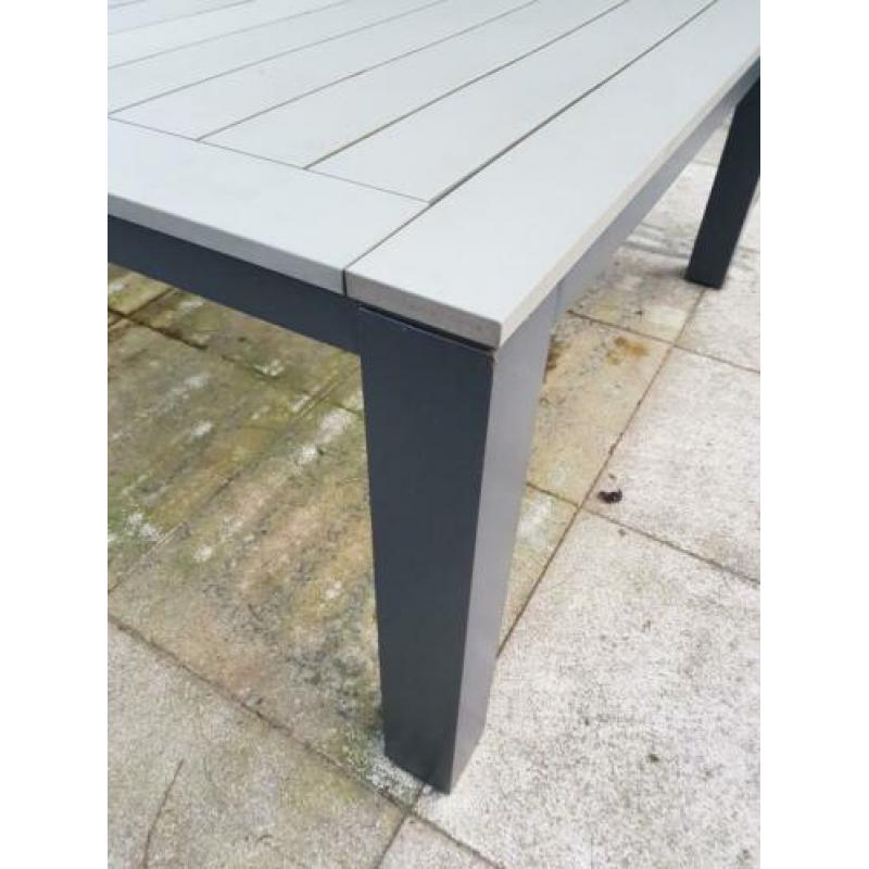 Grote tuintafel 160x160