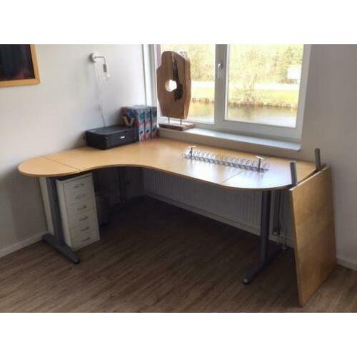 Mooi groot hoekbureau van Ikea type Galant