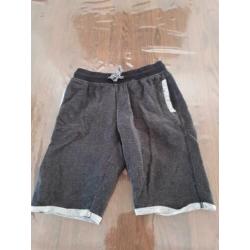 Gave korte broeken shorts maat 140