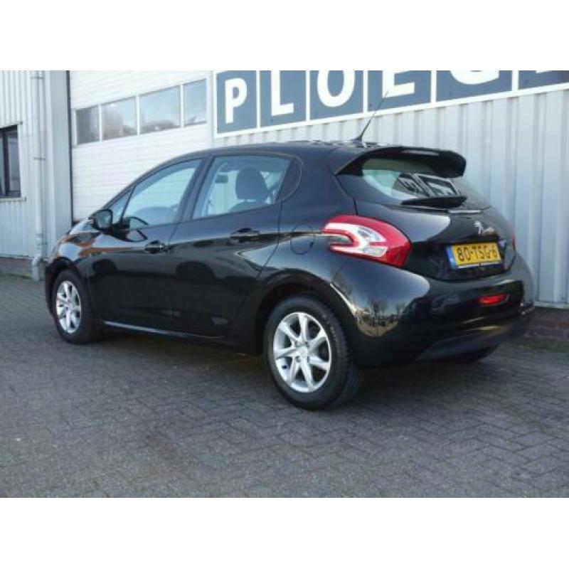 Peugeot 208 1.4 e-HDi 5drs Autom Dealer onderh* Navi Airco C