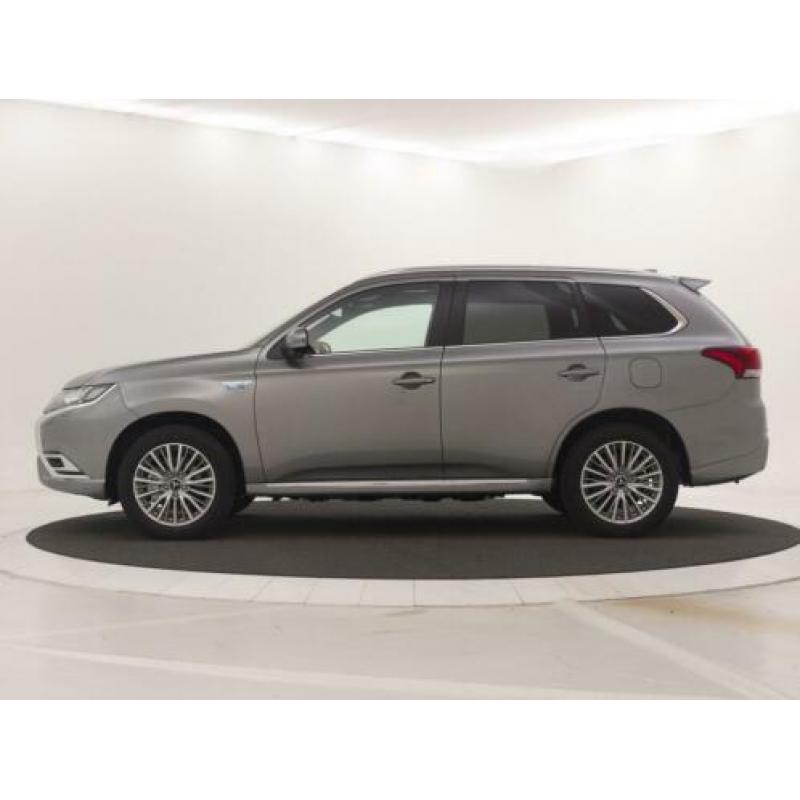 Mitsubishi Outlander PHEV Instyle Climate control | Adaptive