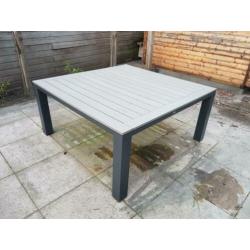 Grote tuintafel 160x160