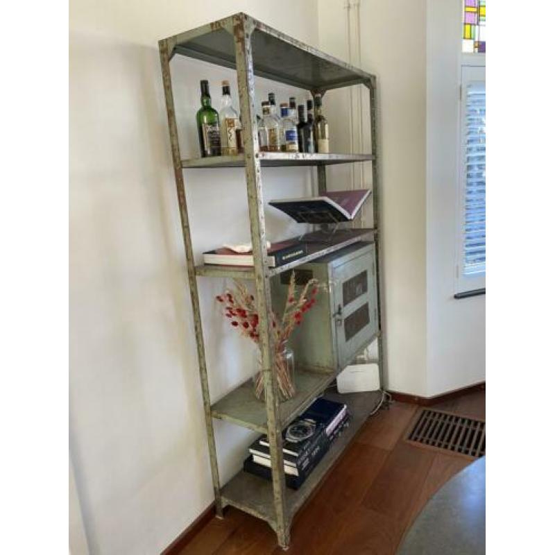 Industriële vintage metalen kast