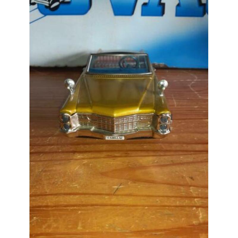 Bandai cadillac