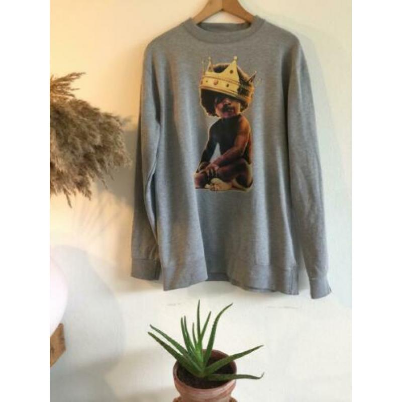 DRMTM grijze sweater trui Notorious B.I.G. Biggie baby