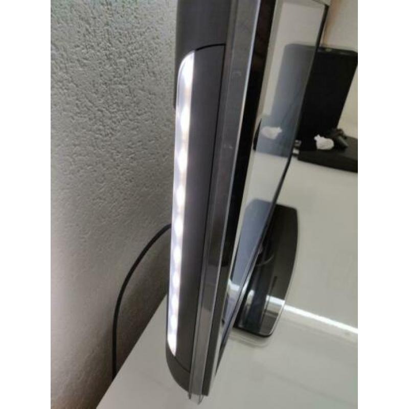 Philips 37 inch / 94 cm TV met Ambilight