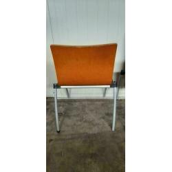 MPH 4010-82 Vier vintage houten stapelbare stoelen Eromes