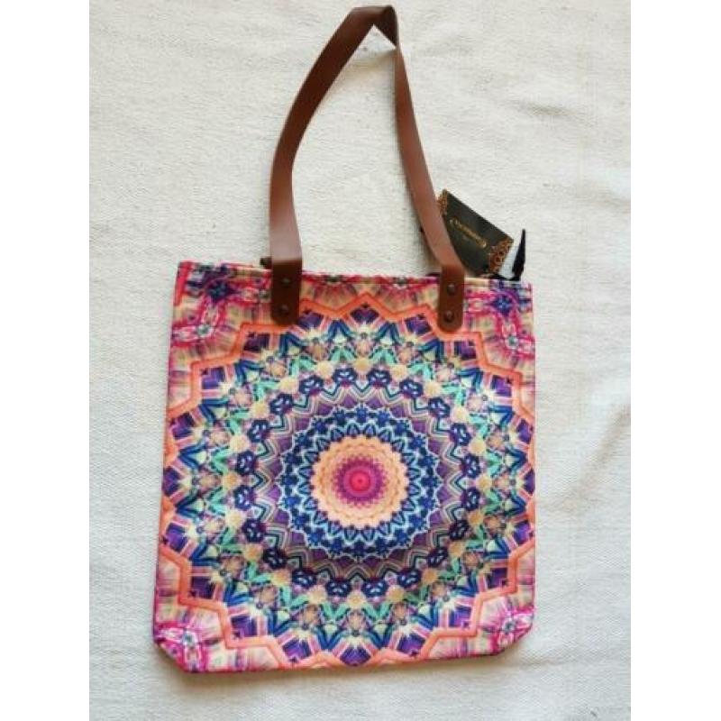 Totebag.Mandela. Rits. Waterproof gevoerd. Wasbaar.