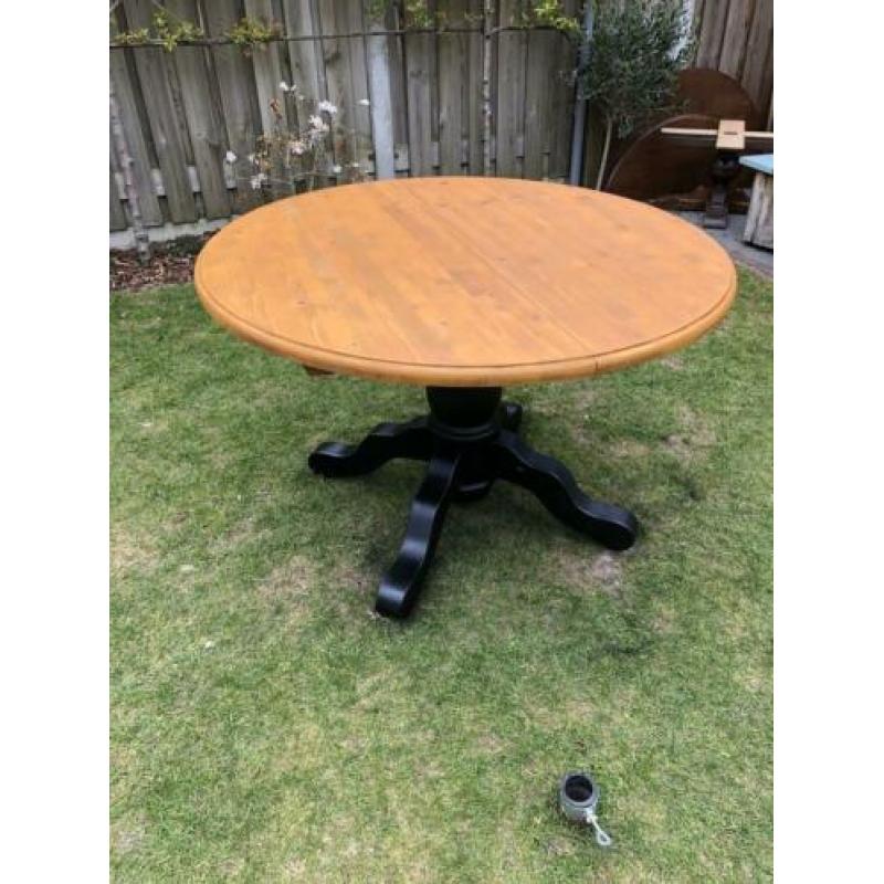 Eettafel rond / uittrekbaar tot ovaal