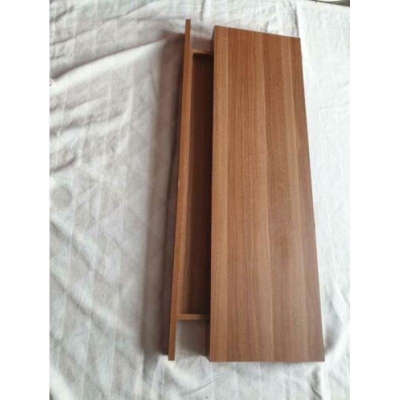 Zwevende wandplank (Duraline) met smalle lade. Eiken