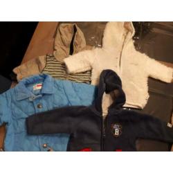 Pakket jongens kleding. Maat 50/56