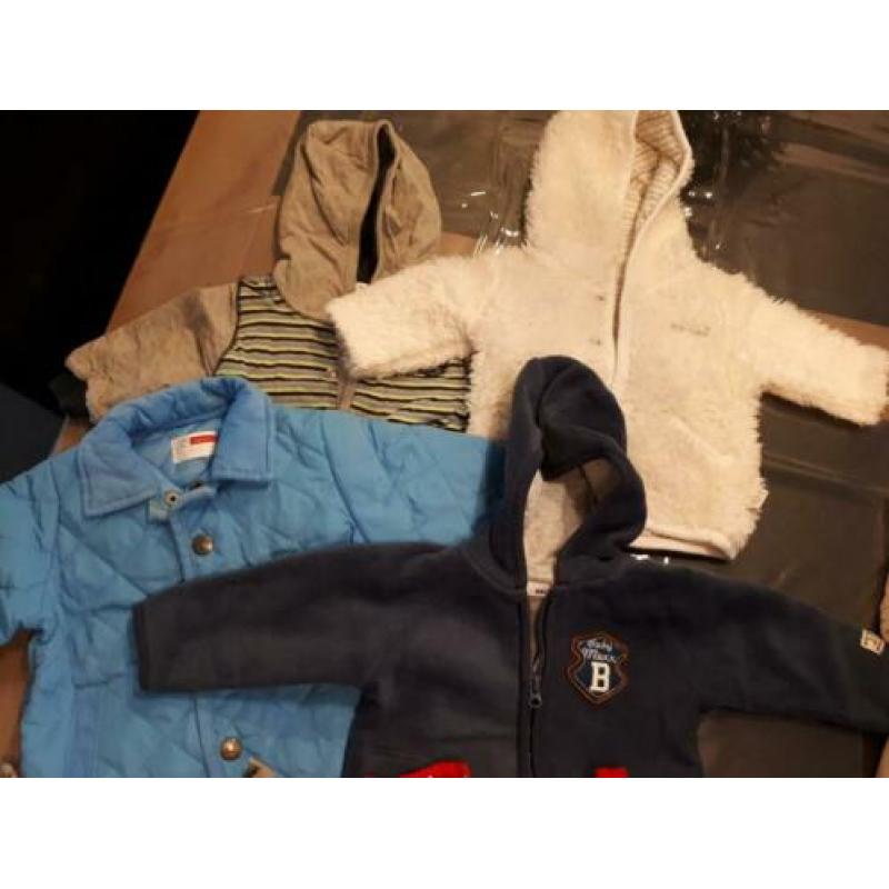 Pakket jongens kleding. Maat 50/56